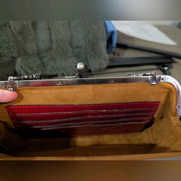 Patricia Nash Deep Red Leather Purse Handbag Like NEW Clutch Bag Chain Retro - Picture 3 of 4